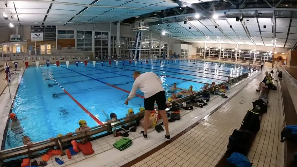 KM Simning 750m inomhus