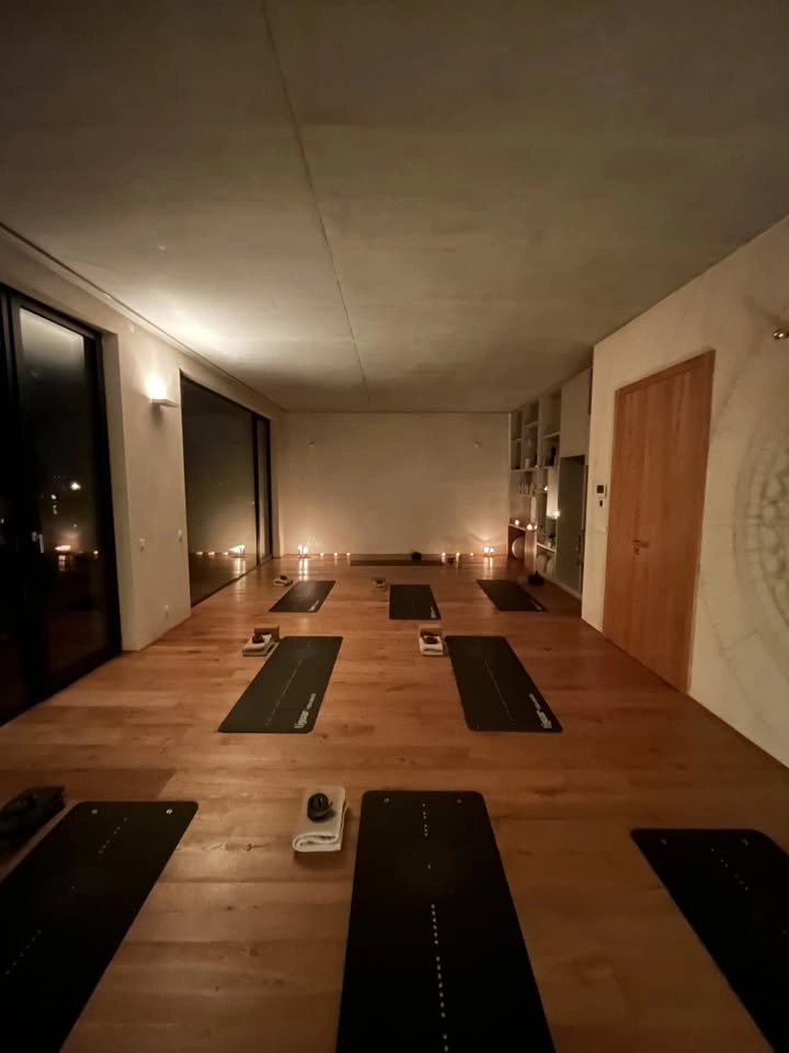 Evening Yoga in English