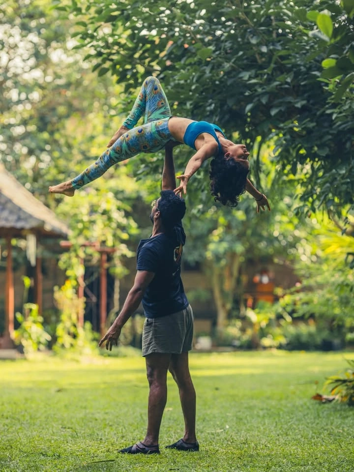 Acro Dance/ Dance lifts