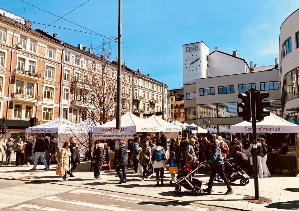 Høstens første Bondens marked på Vinkelplassen i Bogstadveien