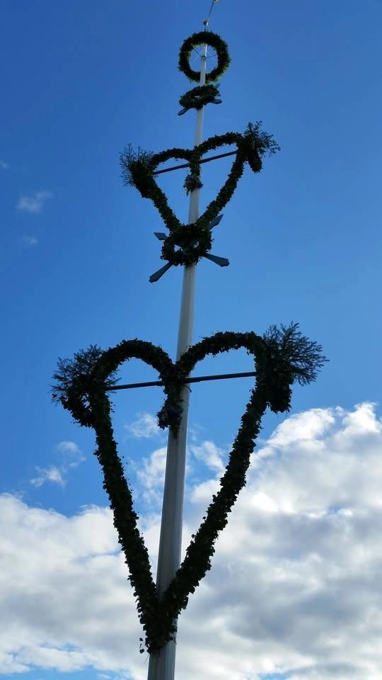 Majstångsresning Åkerö