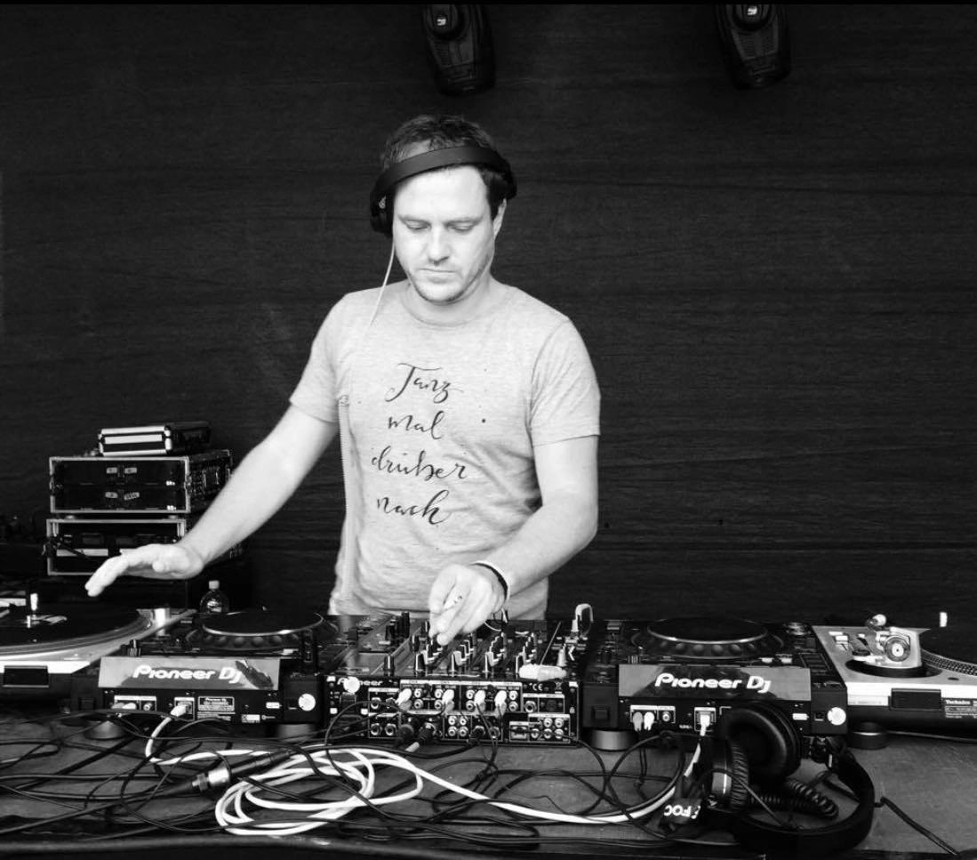 luca.and.friends. mit Luca ( Minimal Bar) & Freunde