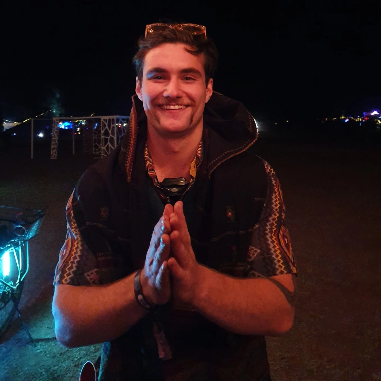 mittendrin mit Yakov !FREE ENTRY