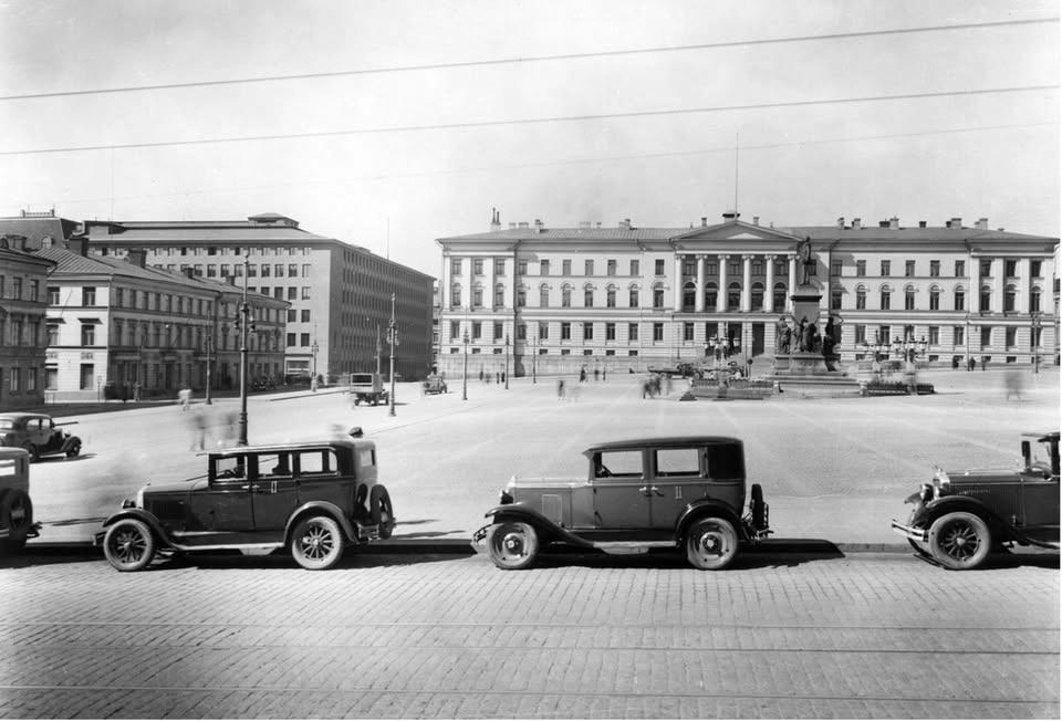 Architecture Walk: Historic Helsinki – A Capital Carved in Stone