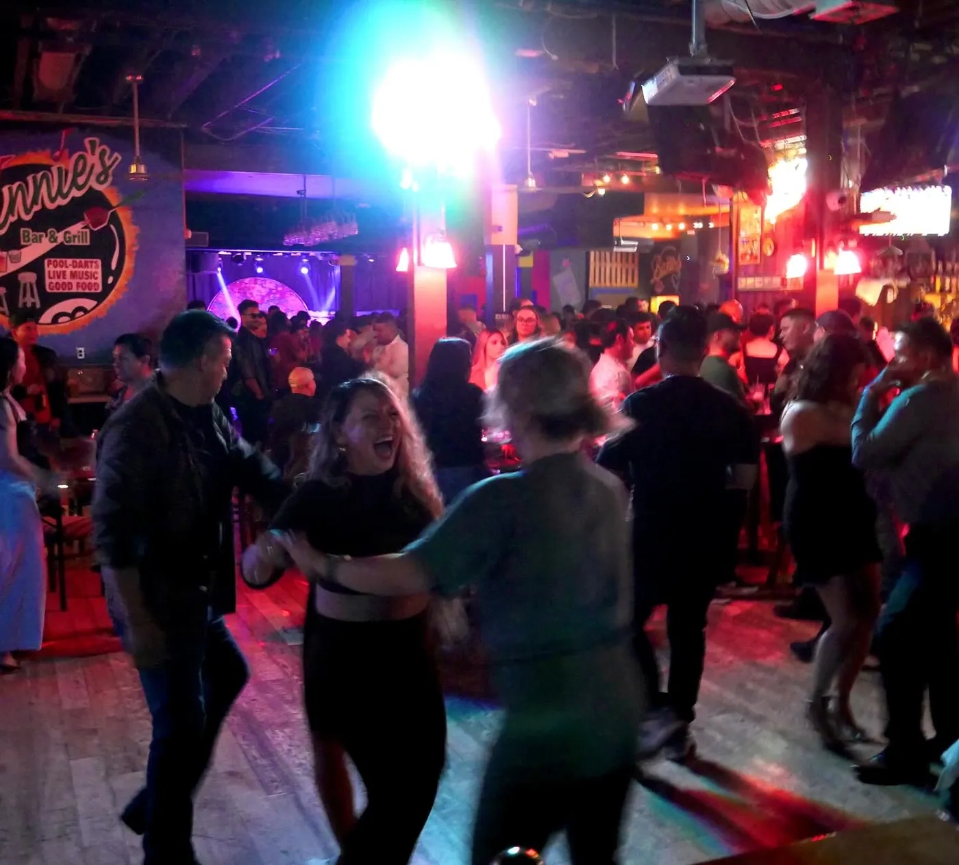 Salsa Night at Vinnieβs