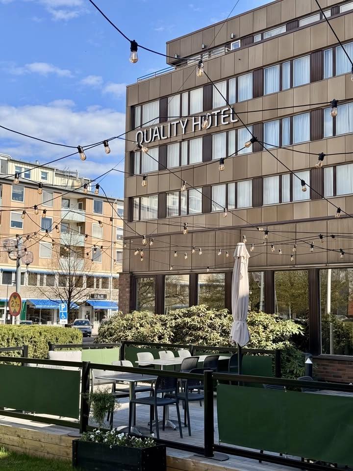 After Work, grillning & DJ på uteserveringen