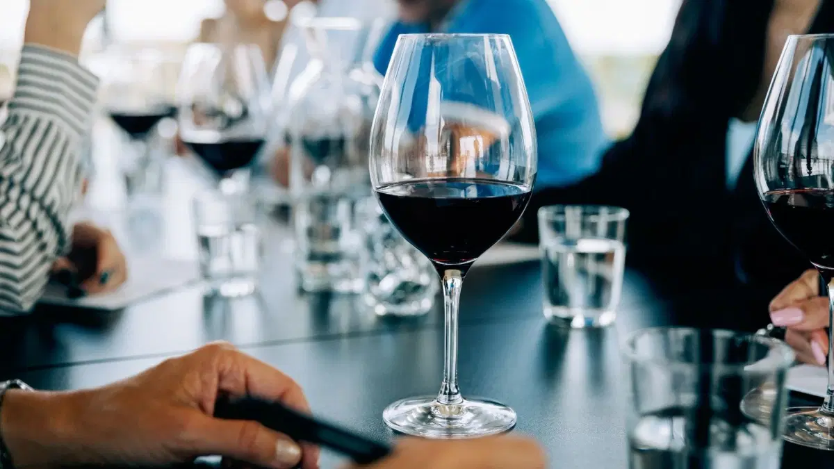 VINPROVNING - Winemaker’s Dinner med Clos Bagatelle