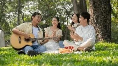 Singing in the Park + Picnic