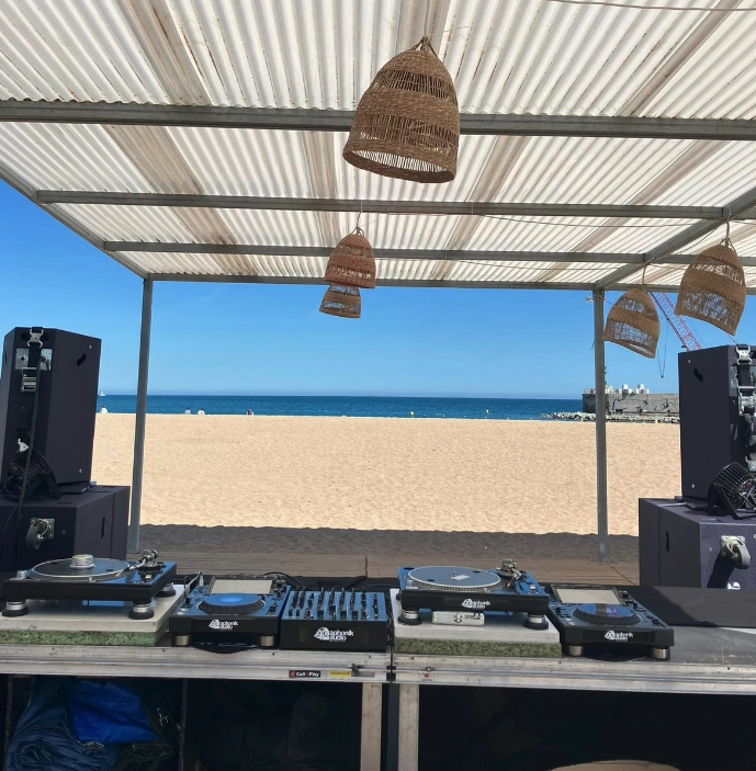 FREE Open Air Beach Party w Les Enfants x ■ Checkpoint x Troopers