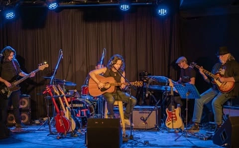 Feel the rhythm: Paul Mason and AllโStar Ensemble live
