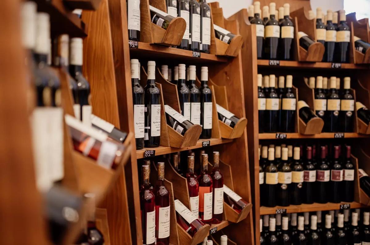 Večerní prohlídky s degustací vína na zámku Valtice