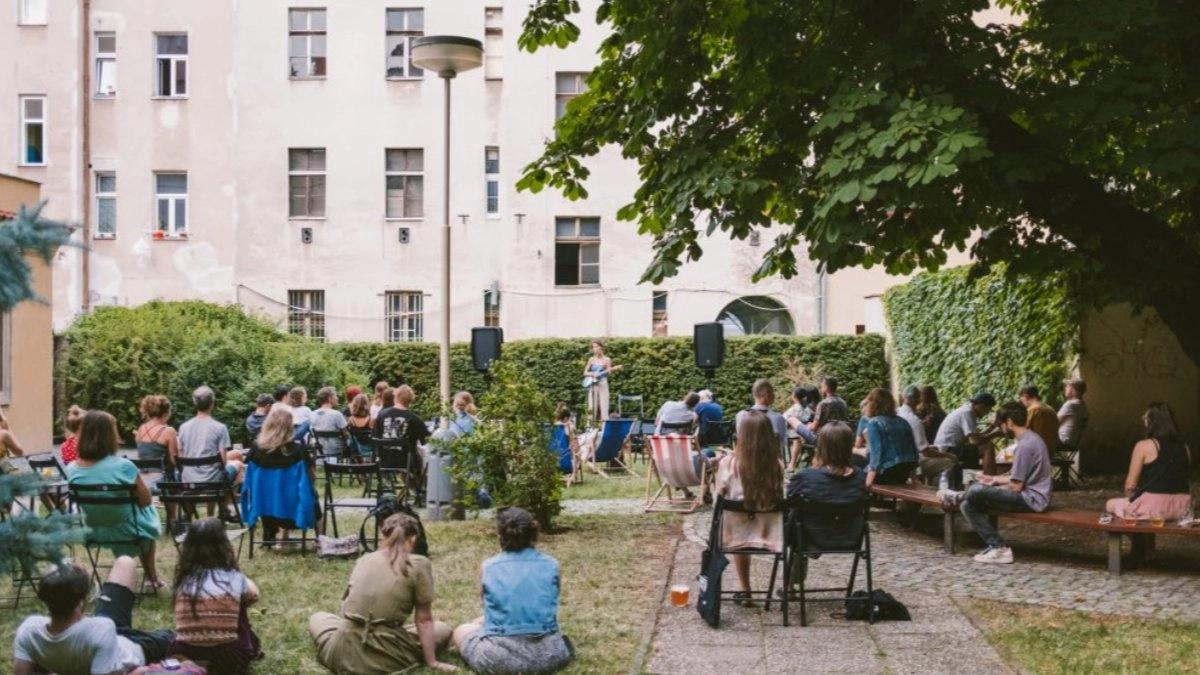 Žižkov Garden Party ☀️🌳 Live Music, Roof Concert & Chill! 🎶