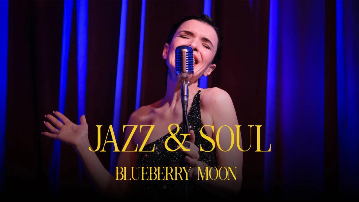 Jazz & Soul: BLUEBERRY MOON (book table) / Live music at the bar