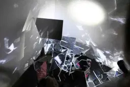 Školy – V krystalu