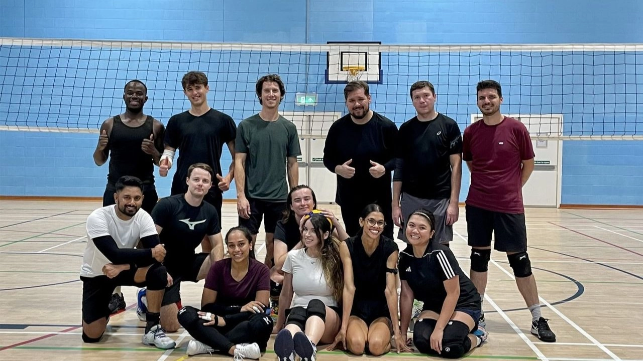 🏐Volleyball Session📍Canary Wharf 📶Mid Intermediate