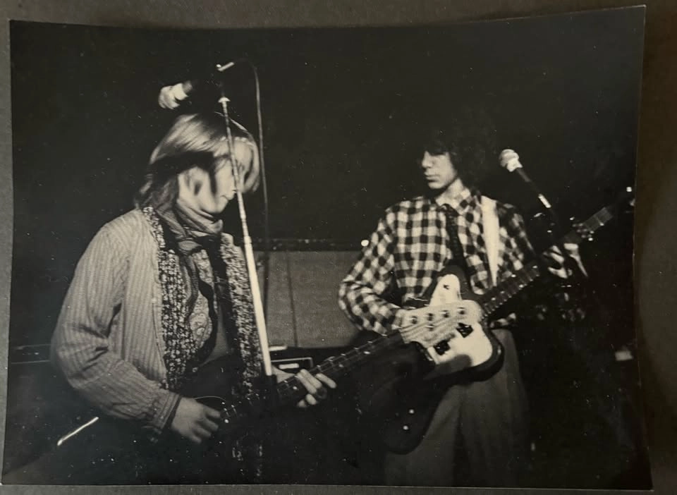 The music that doesn’t suck; The Vacuum Cleaners & friends, true real friends.