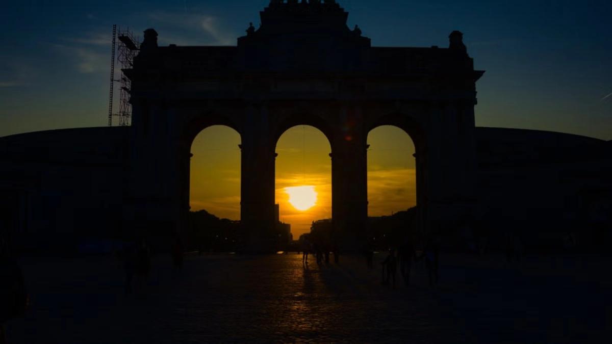 Solar Eclipse at Parc de Cinquantenaire
