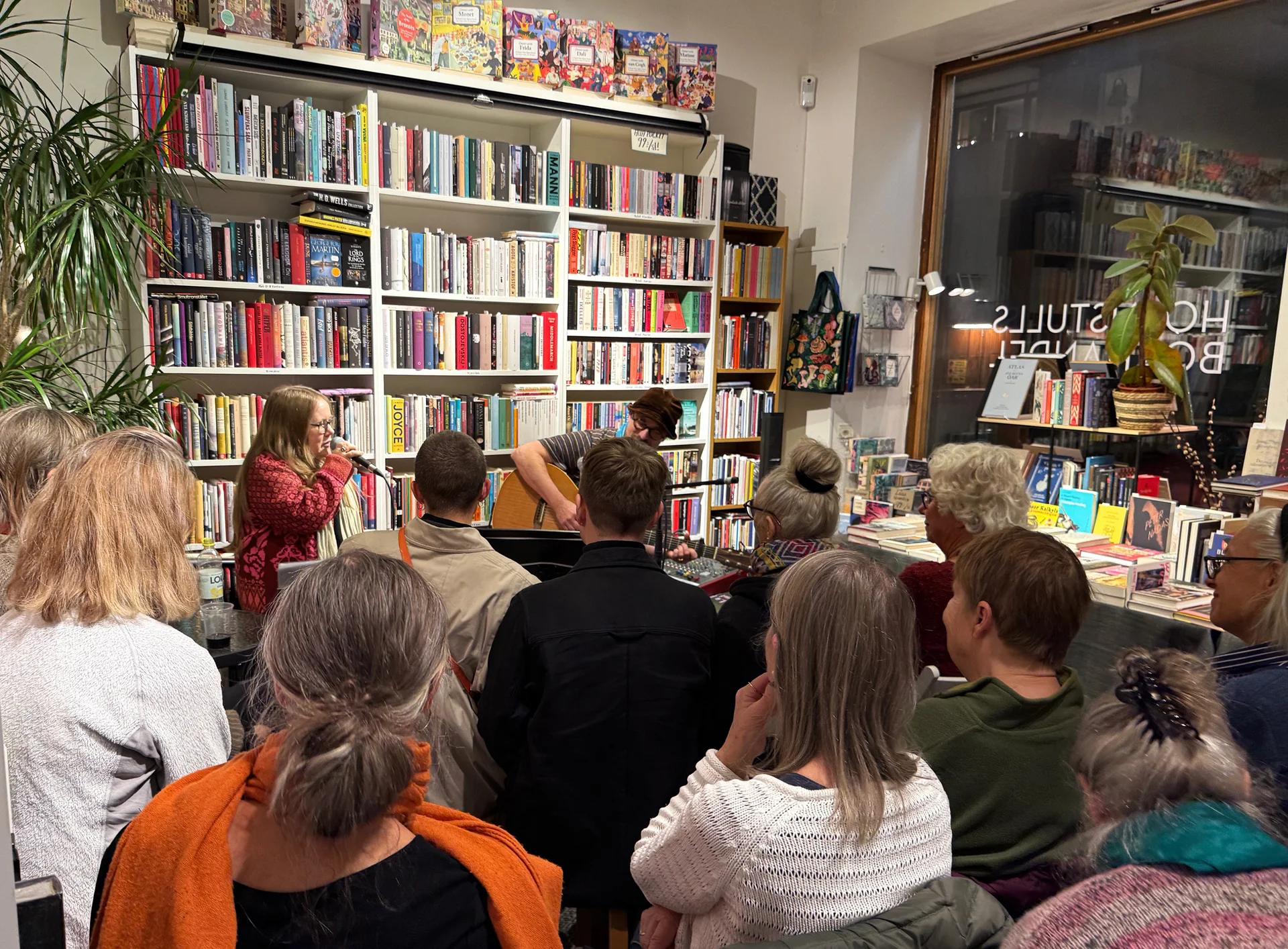 Bokprat, poesimaraton & livemusik