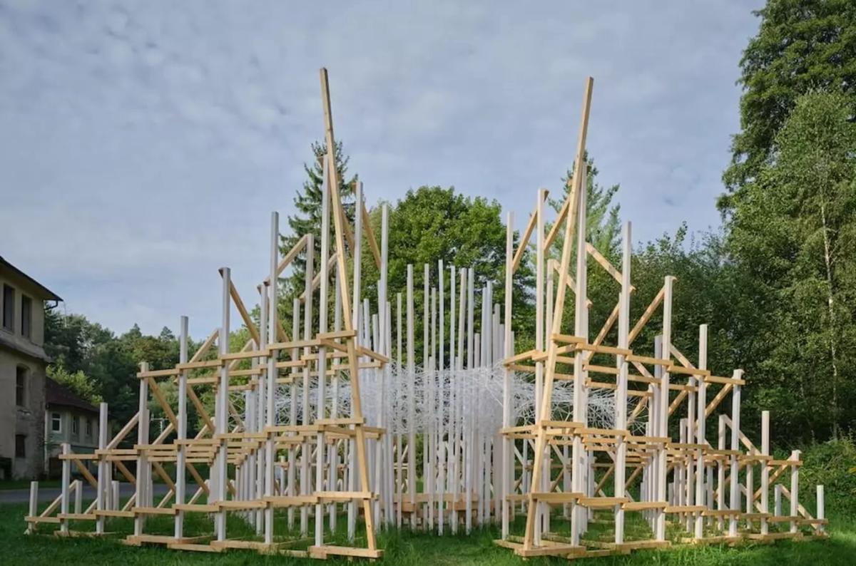 Cabin Fever – Mezinárodní letní škola architektury od Hello Wood 2026