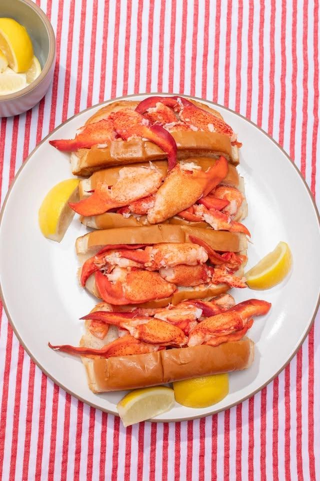 Cousins Maine Lobster at CountryMax - N. Tonawanda