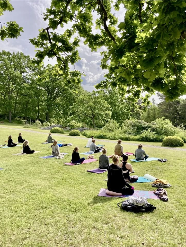 Yoga & förmiddagsfika på Villa Fridhem