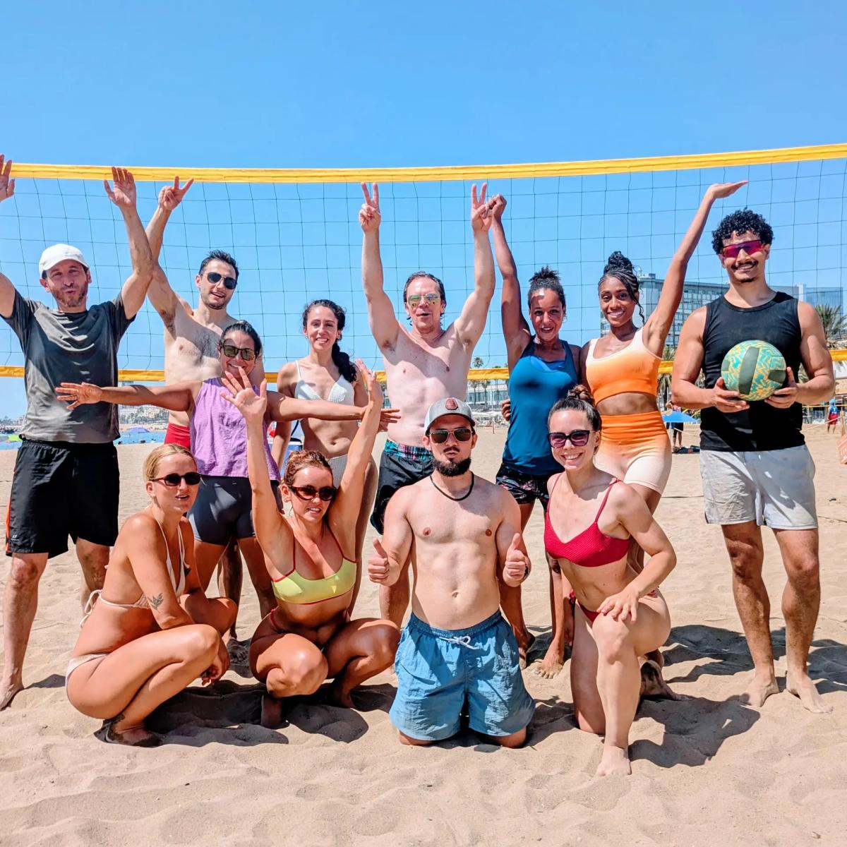 SEA, NETS & SUN ✧ Beach Volley with BCN Entrepreneurs & Professionals, Beginner-Friendly!