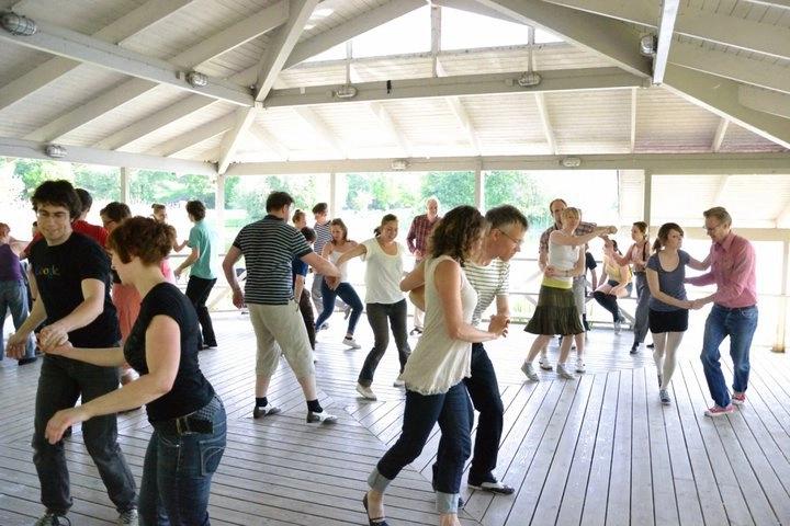 Stora Skuggan - lindy hop jazz outdoors