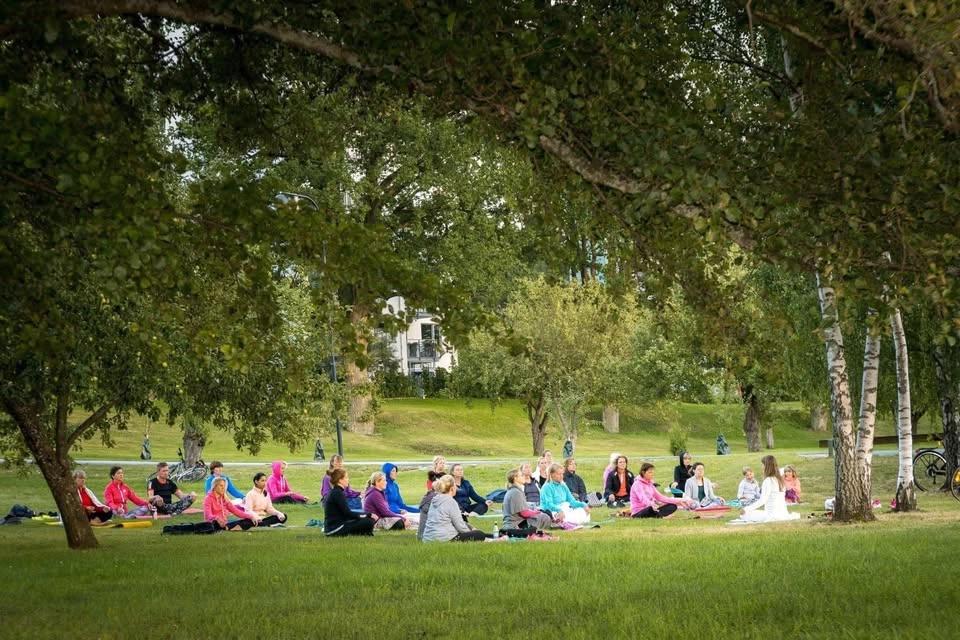 Utomhusyoga Bolinder strand