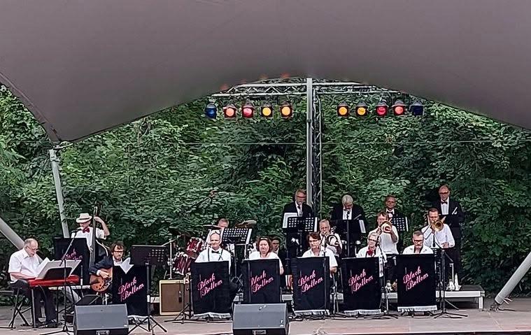 Umsonst & Draußen | Big Band Black Bottom