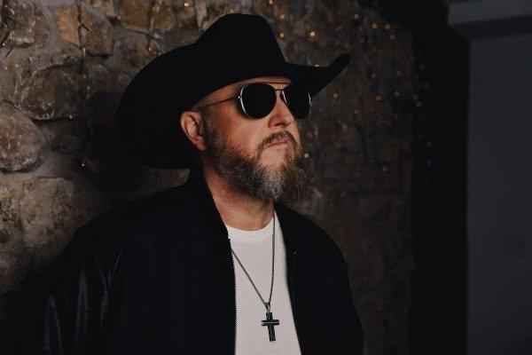 Colt Ford with the Lacs