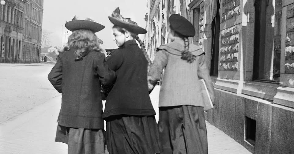 FULLBOKAD! I kvinnors spår – en historisk vandring i Sundsvalls stenstad
