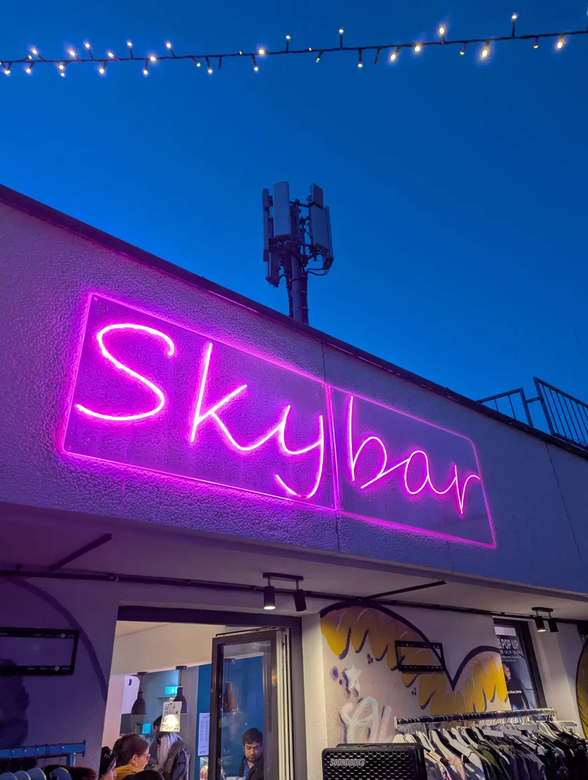 Socialising & Live Music