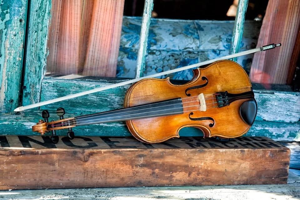 Valerie Smith - Maggie's Journal Historical Musical