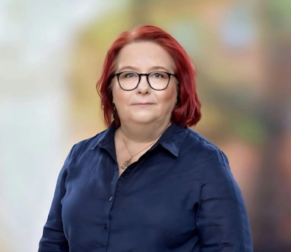 Dörrknackning Rinkeby torg med Mirja Räihä, riksdagsledamot