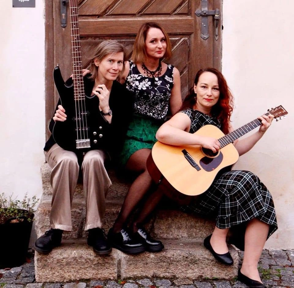 BUSKING NA ZAHRÁDCE: Cake & Ale