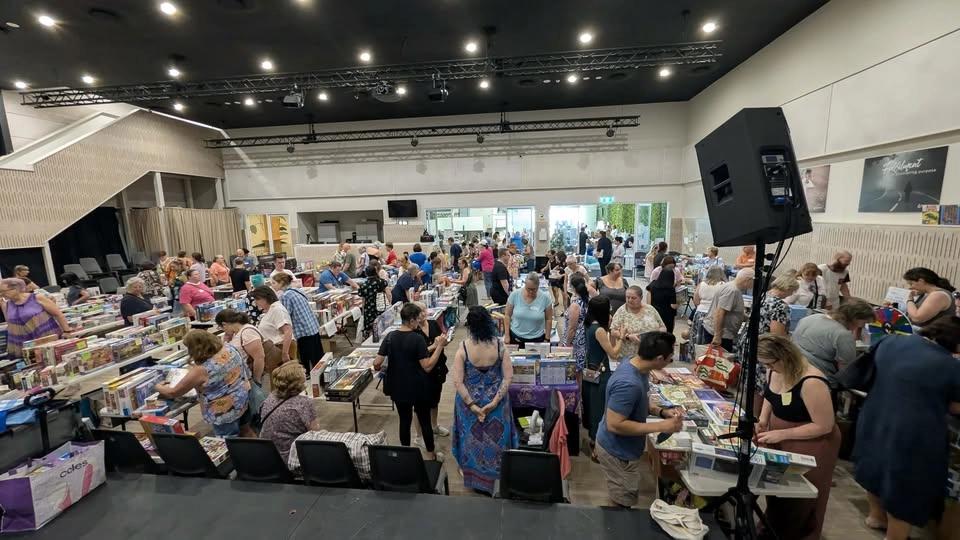 SYDNEY'S BIGGEST JIGSAW PUZZLE BUY-SWAP-SELL 26 July