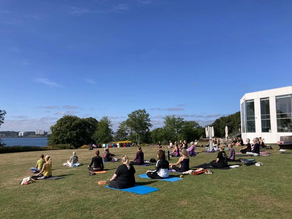 Yoga under åben himmel - 2026