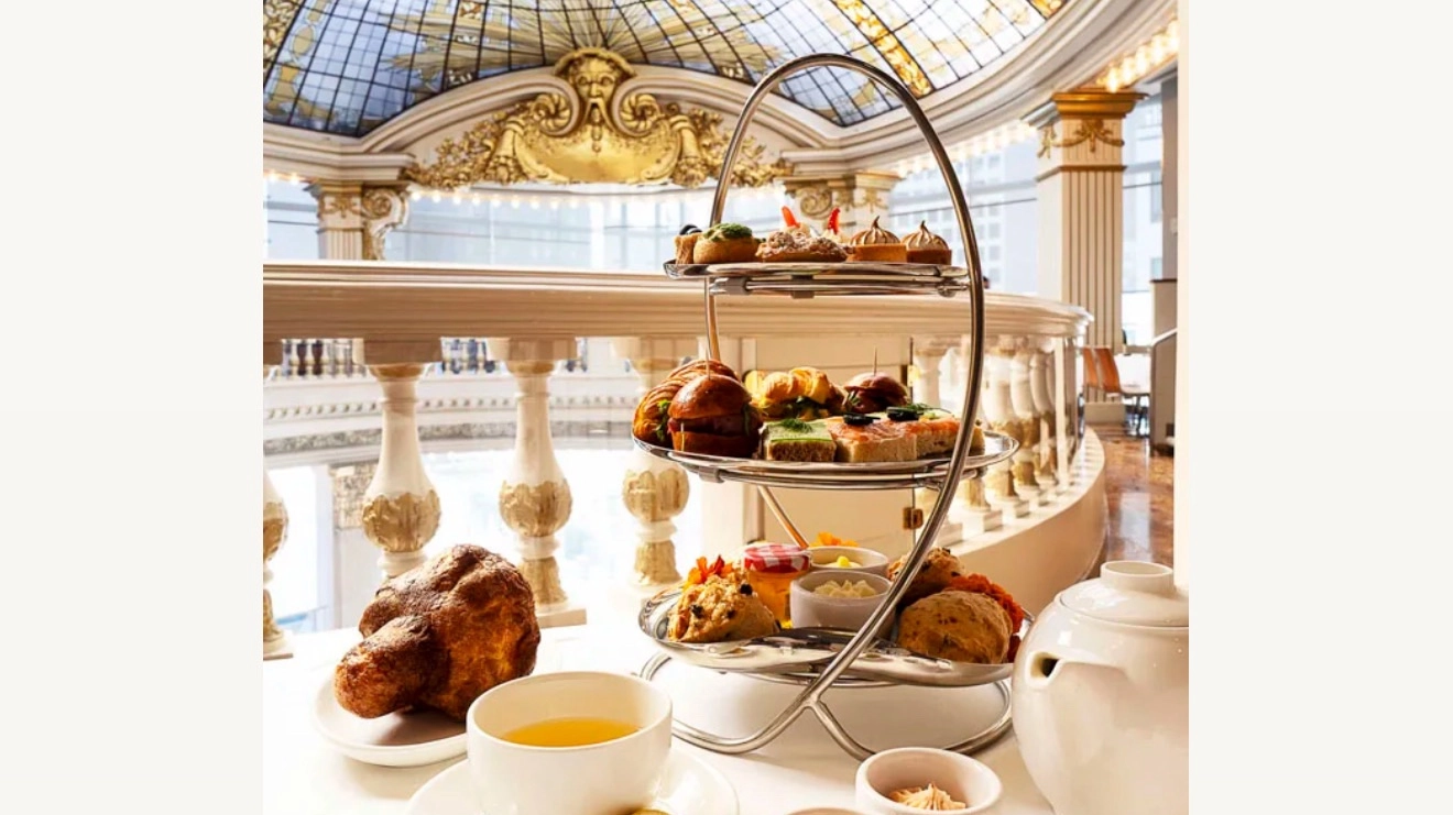 Girls Afternoon Tea at the Rotunda đ”âš