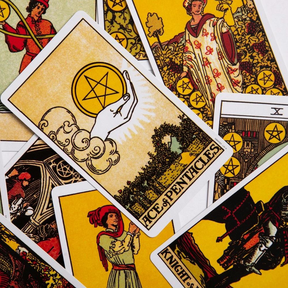 Warsaw Creative Club: Tarot Reading And Self Exploration Class With Eva
