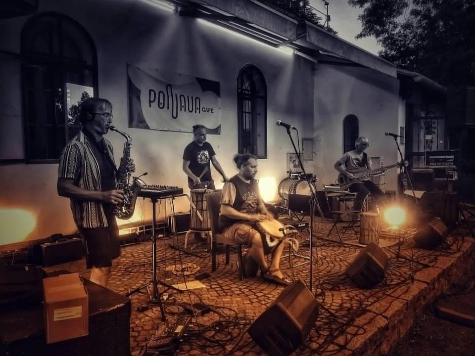 NOVÍ KUMPÁNI & THE HANDOVER (EG/NO/BE) / DVOJKONCERT // PONAVA