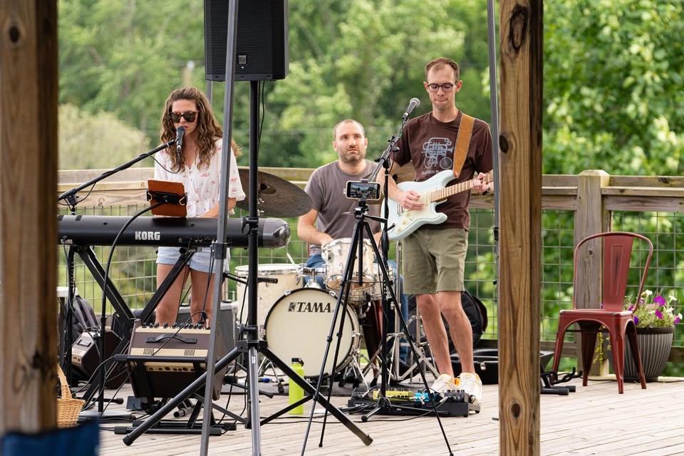 Lewendahl at the Ridge Friday Night music series! Mountain Man BBQ truck
