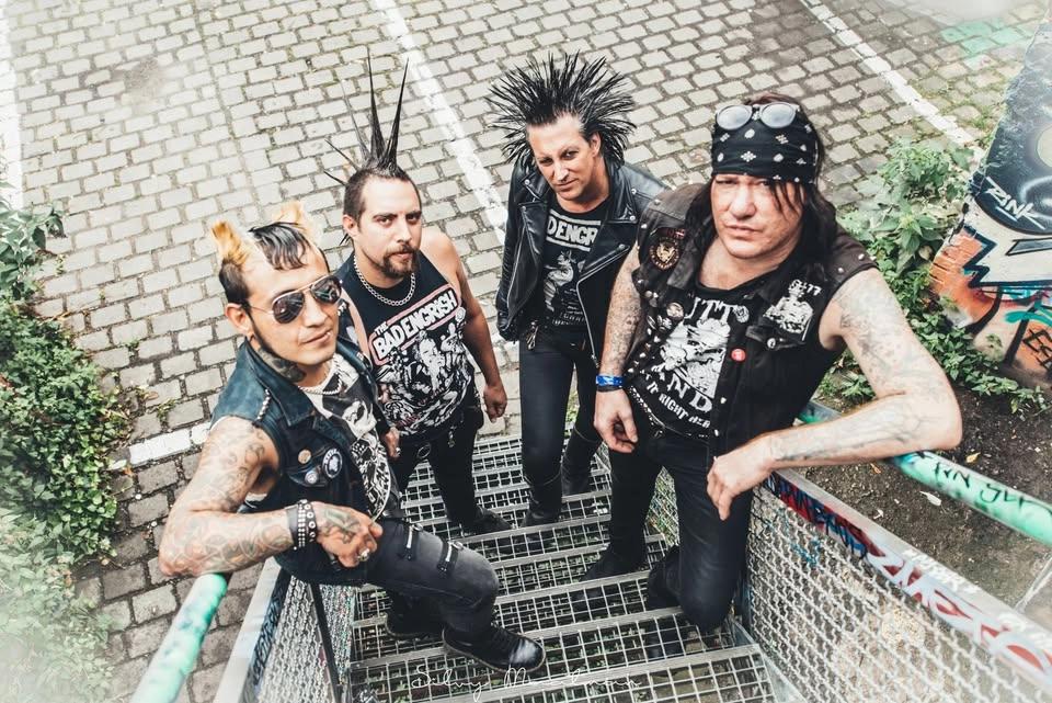 TOTAL CHAOS + RUMKICKS | MUSICON, DEN HAAG