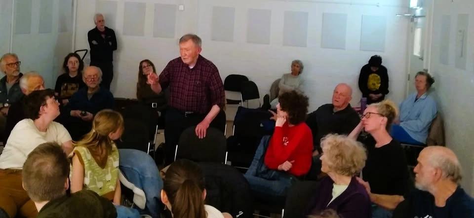 Sharp's Folk Club - the world-famous traditional singing night