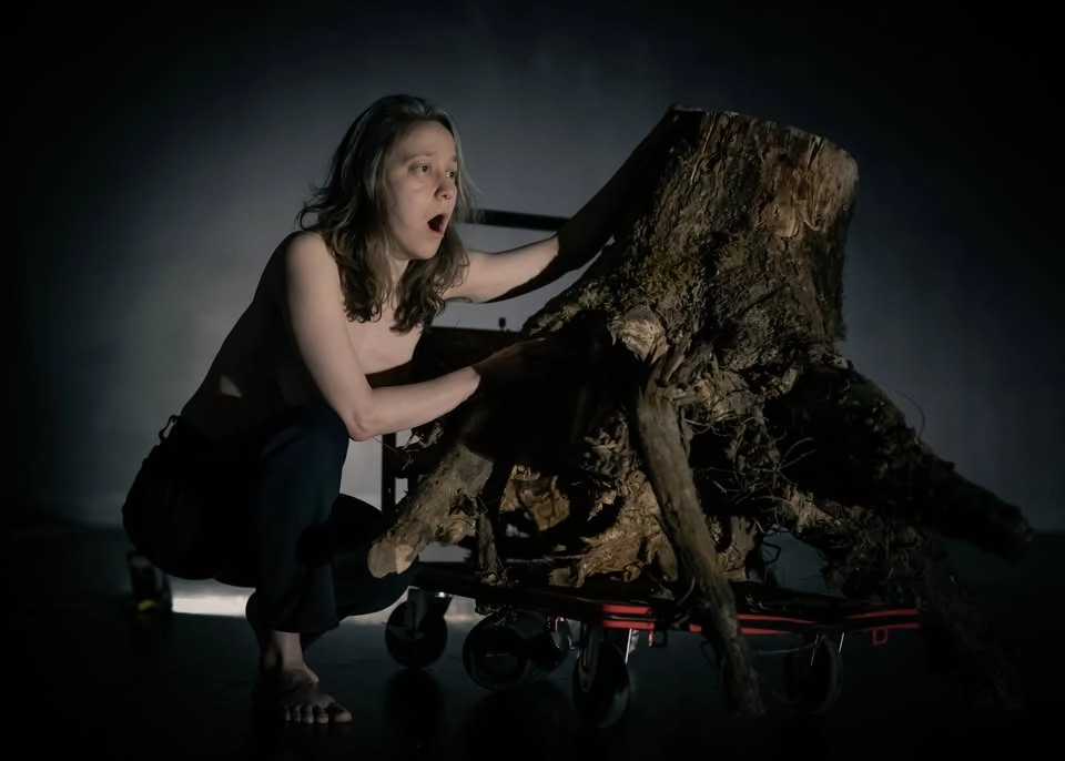 AFASI — Hanna Monola • Performance på Galleri Konstepidemin