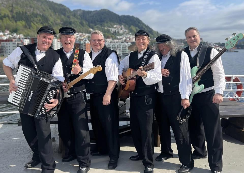 Show + dans med Ausekarane