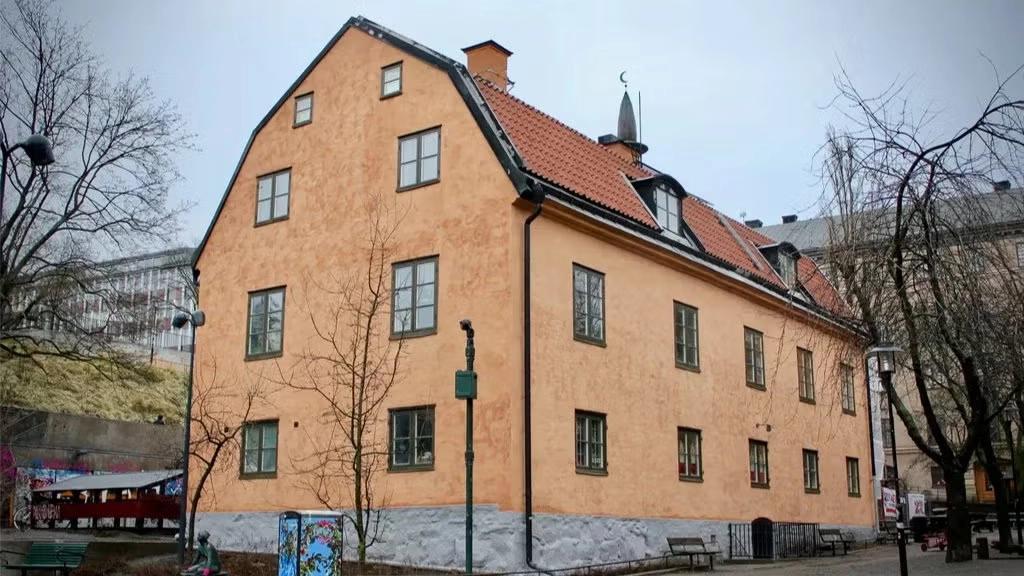 Torsdagar: sommarspråkkafé på Medborgarplatsen