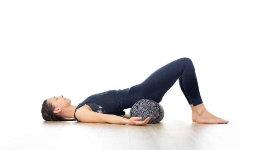 IN PERSON: Yoga Restaurativo con Sandra en Español