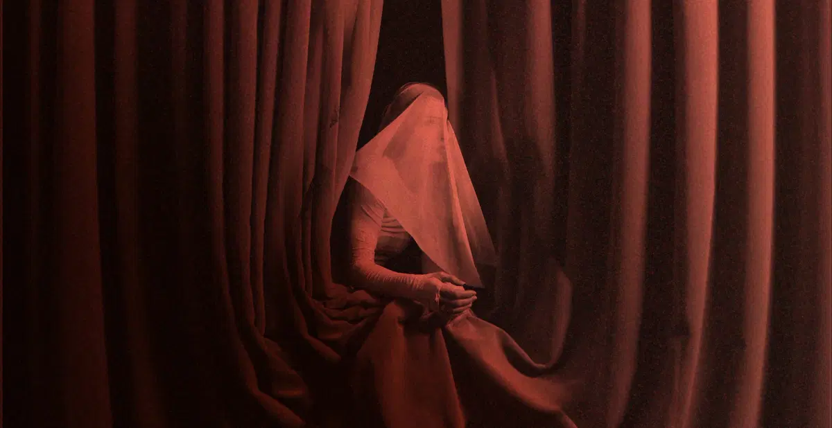 Enter Gut – performance art exhibit