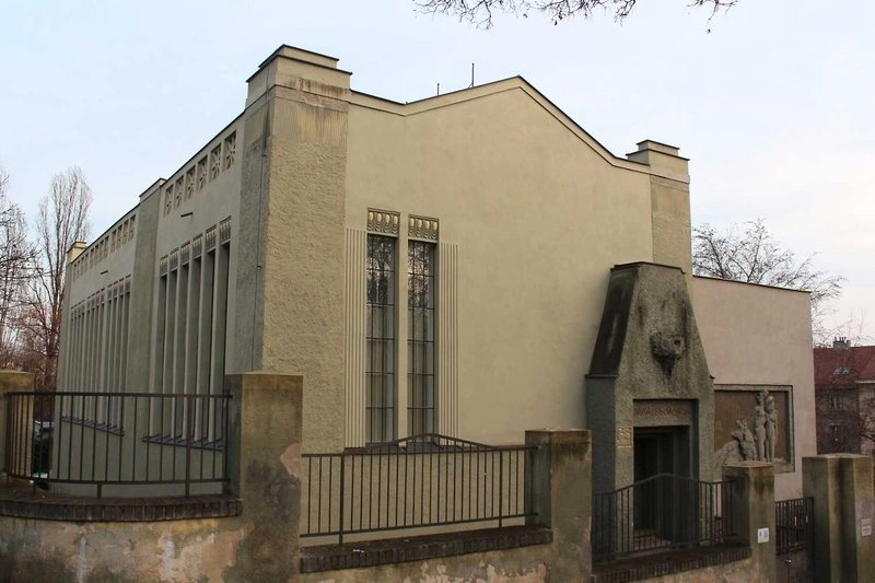 Na noblesní Vinohrady za známými osobnostmi a architekturou