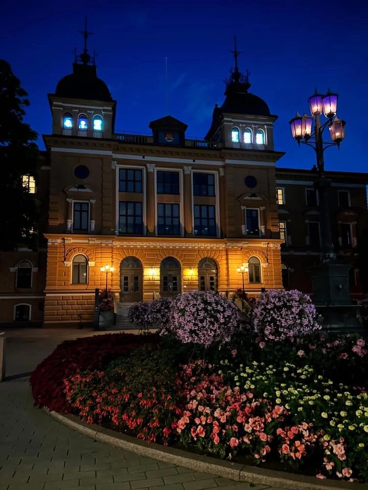 Guided walking tour in English, Ghosts and Crimes (+18)